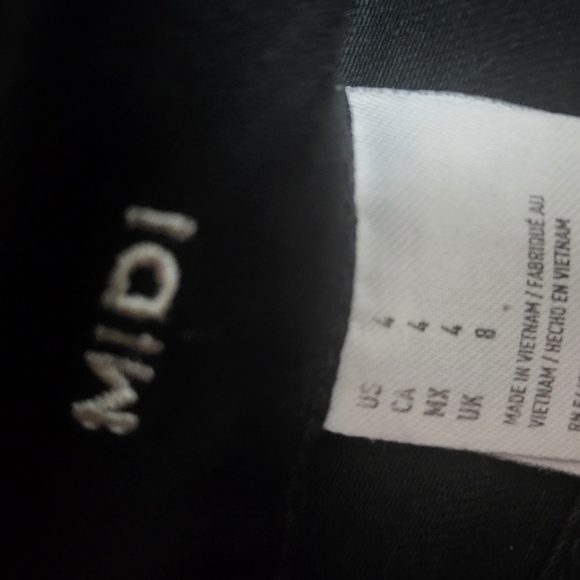 American Eagle Outfitters Shorts Womens 4 Midi AEO Twill Super Stretch Black - Picture 5 of 6